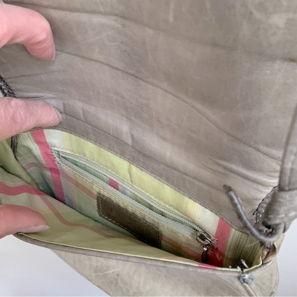 Unbranded, distressed grey genuine leather bag in XS - Picture 10 of 16